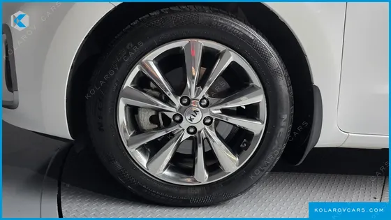 KIA CARNIVAL GASOLINE 9-SEATER NOBLESSE SPECIAL