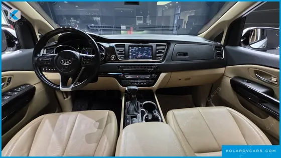 KIA CARNIVAL GASOLINE 9-SEATER NOBLESSE SPECIAL