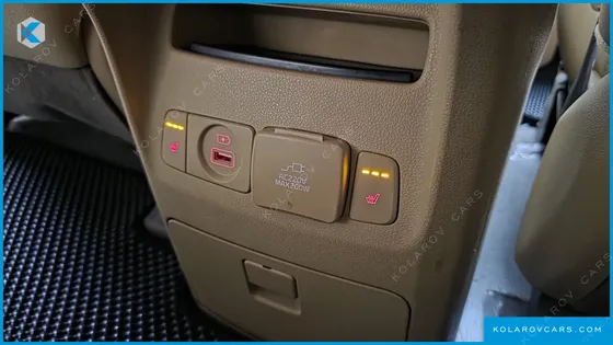 KIA CARNIVAL GASOLINE 9-SEATER NOBLESSE SPECIAL