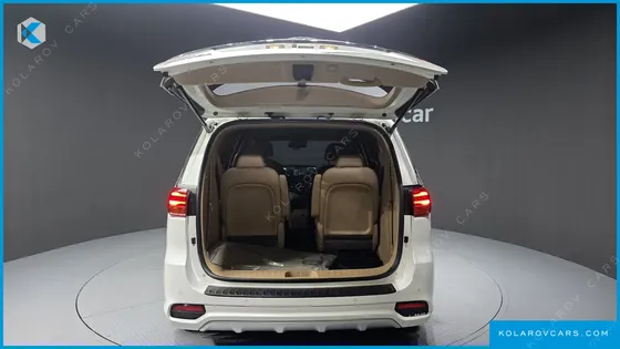 KIA CARNIVAL GASOLINE 9-SEATER NOBLESSE SPECIAL