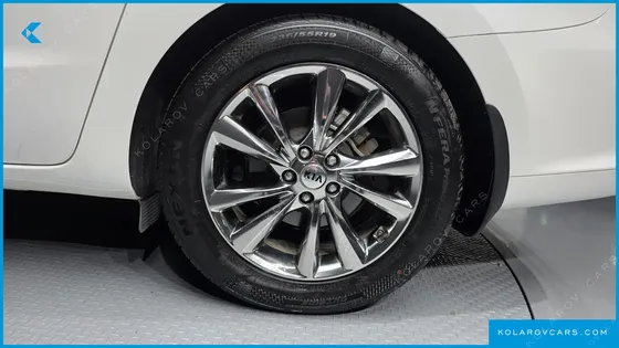 KIA CARNIVAL GASOLINE 9-SEATER NOBLESSE SPECIAL