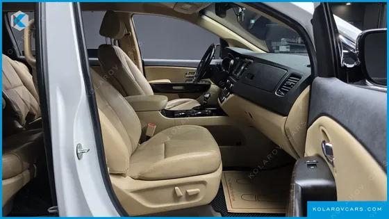 KIA CARNIVAL GASOLINE 9-SEATER NOBLESSE SPECIAL