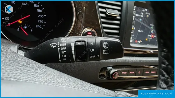 KIA CARNIVAL GASOLINE 9-SEATER NOBLESSE SPECIAL