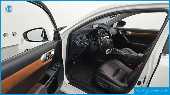 LEXUS CT200H 1.8 SUPREME