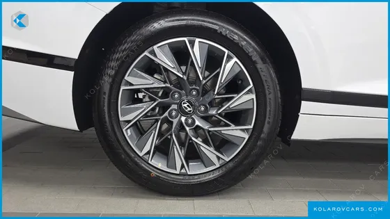 HYUNDAI GRANDEUR 2.5 GASOLINE  2WD