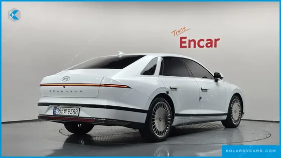 HYUNDAI GRANDEUR CALLIGRAPHY