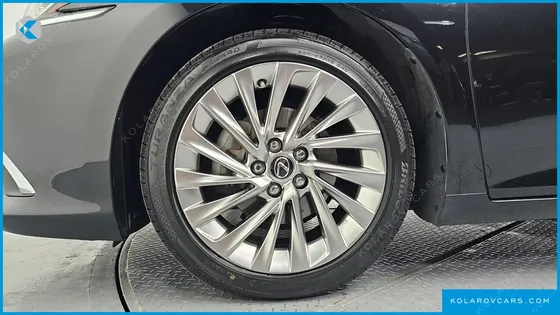 LEXUS ES LUXURY PLUS
