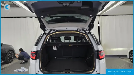 LAND ROVER DISCOVERY SPORT D180 SE