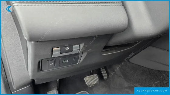 LAND ROVER DISCOVERY SPORT D180 SE