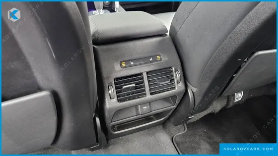 LAND ROVER DISCOVERY SPORT D180 SE