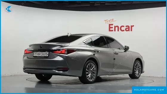 LEXUS ES EXECUTIVE