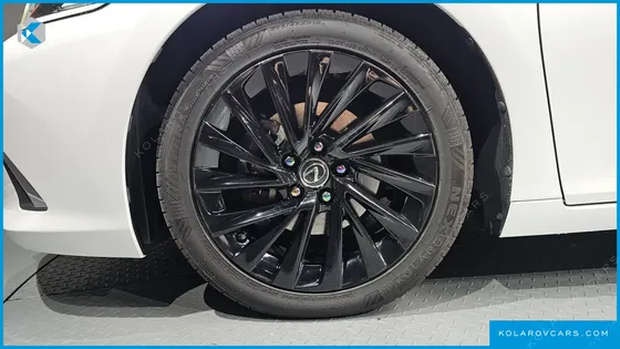 LEXUS ES EXECUTIVE