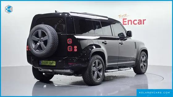 LAND ROVER DEFENDER 110 D250 X-DYNAMIC SE