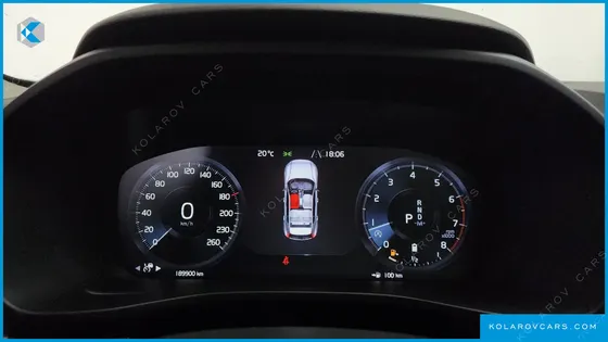 VOLVO XC40 B4 MOMENTUM