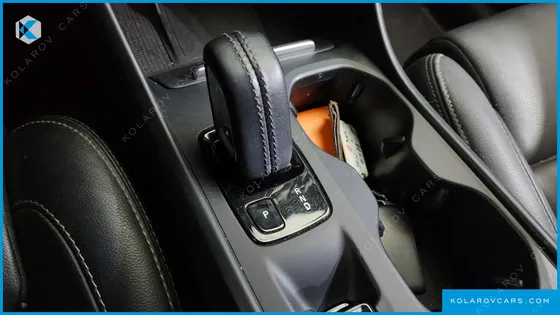 VOLVO XC40 B4 MOMENTUM