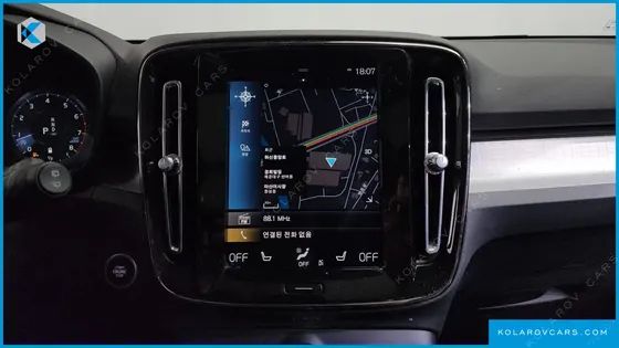 VOLVO XC40 B4 MOMENTUM