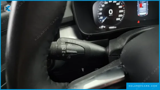 VOLVO XC40 B4 MOMENTUM