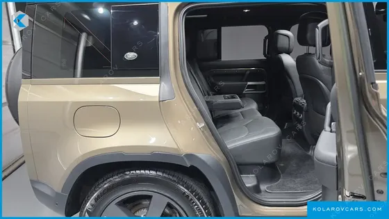 LAND ROVER DEFENDER 110 D300 HSE