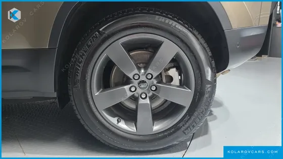 LAND ROVER DEFENDER 110 D300 HSE