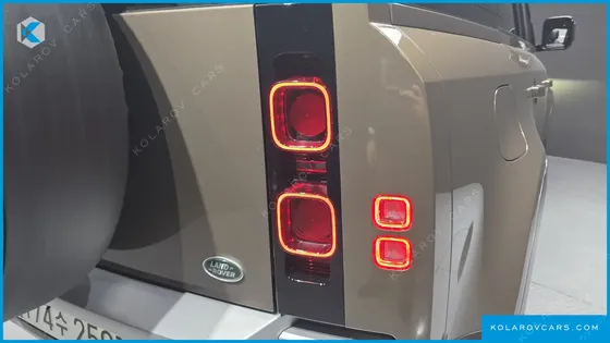 LAND ROVER DEFENDER 110 D300 HSE