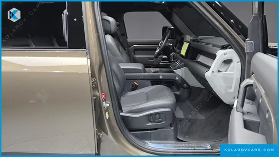 LAND ROVER DEFENDER 110 D300 HSE