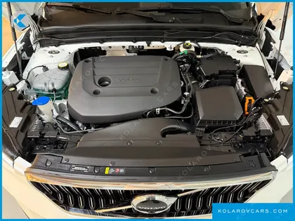 VOLVO XC40 B4 ULTRA BRIGHT