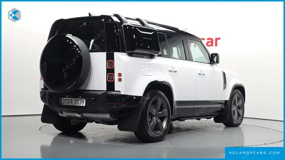 LAND ROVER DEFENDER 110 D300 X-DYNAMIC HSE