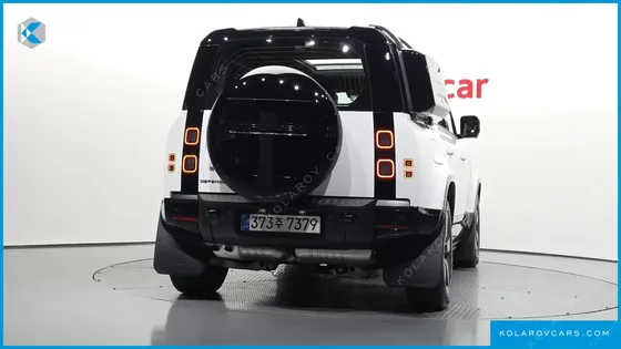 LAND ROVER DEFENDER 110 D300 X-DYNAMIC HSE