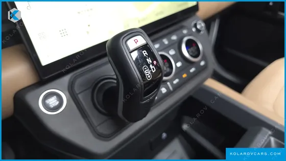 LAND ROVER DEFENDER 110 D300 X-DYNAMIC HSE