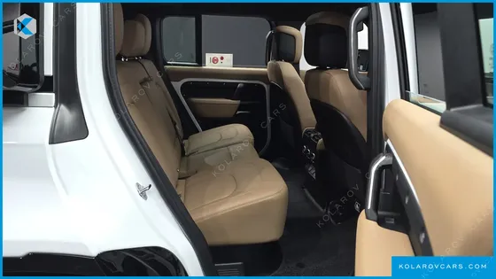 LAND ROVER DEFENDER 110 D300 X-DYNAMIC HSE