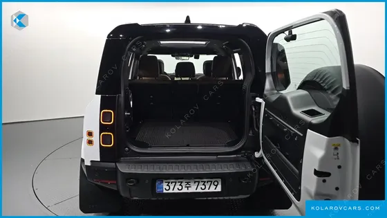 LAND ROVER DEFENDER 110 D300 X-DYNAMIC HSE