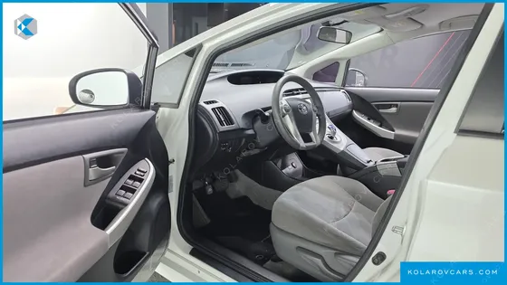 TOYOTA PRIUS 1.8 E