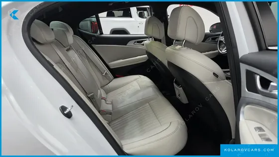GENESIS G70 GASOLINE 2.5T 4WD