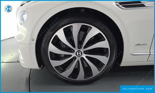BENTLEY FLYING SPUR 4.0 AZURE