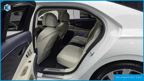 BENTLEY FLYING SPUR 4.0 AZURE