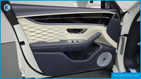 BENTLEY FLYING SPUR 4.0 AZURE