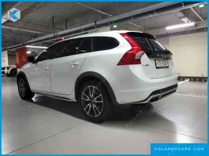 VOLVO V60 D4