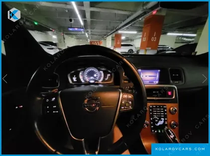 VOLVO V60 D4