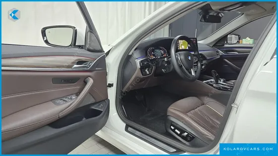 BMW 5 SERIES 530I XDRIVE LUXURY