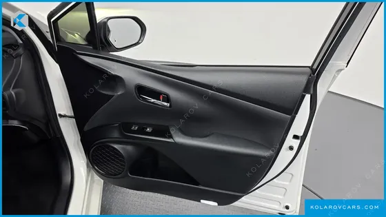 TOYOTA PRIUS 1.8 E