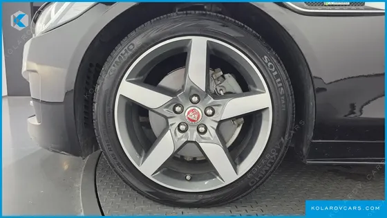 JAGUAR XE 20D R-SPORT