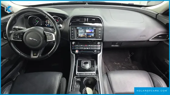 JAGUAR XE 20D R-SPORT