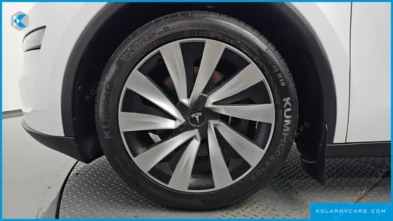 TESLA MODEL Y RWD