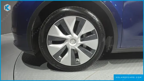 TESLA MODEL Y LONG RANGE AWD