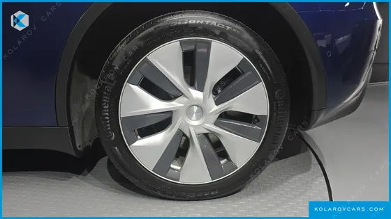 TESLA MODEL Y LONG RANGE AWD