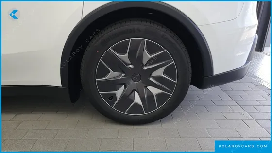 TESLA MODEL Y L LONG RANGE AWD