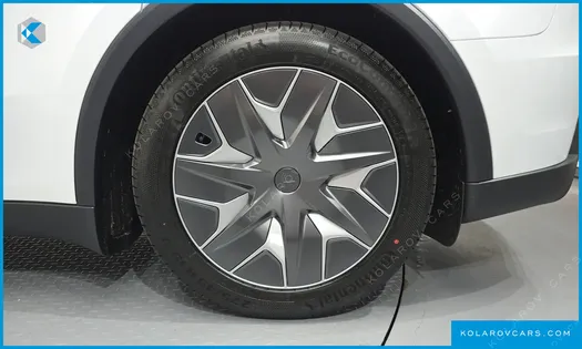 TESLA MODEL Y L LONG RANGE AWD