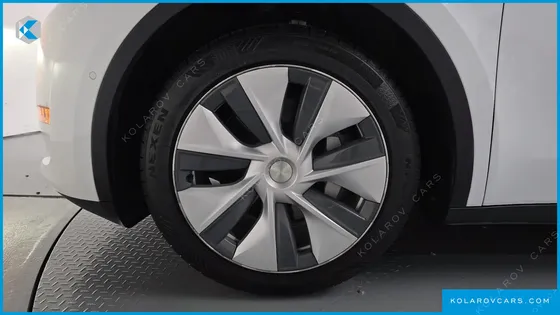 TESLA MODEL Y STANDARD RANGE RWD