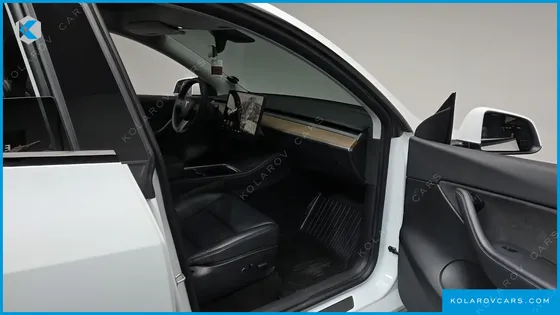 TESLA MODEL Y STANDARD RANGE RWD