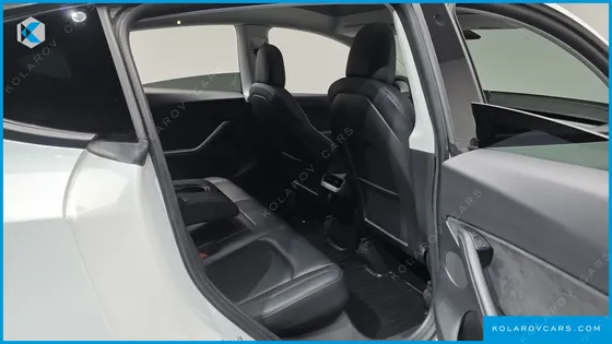 TESLA MODEL Y STANDARD RANGE RWD